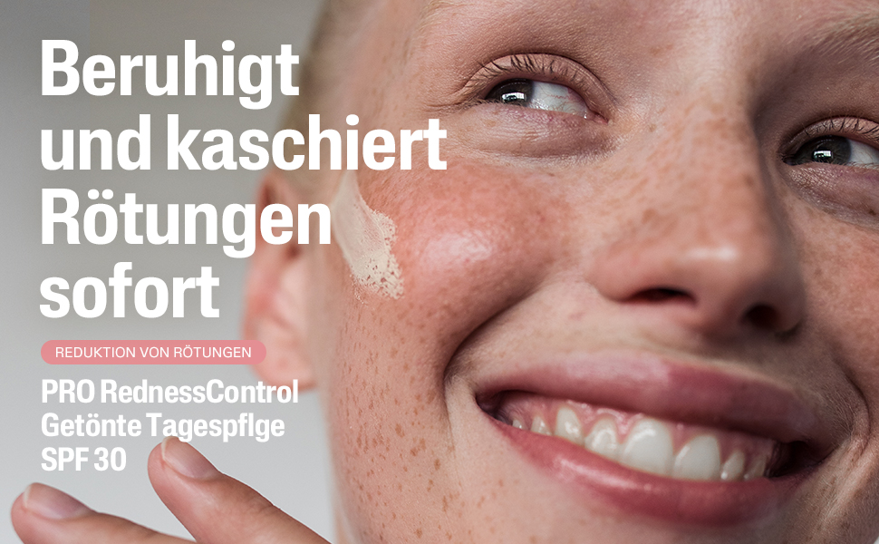 Gesicht einer Frau mit getönter Creme. Text: Beruhigt und neutralisiert das Erscheinungsbild von Rötungen.