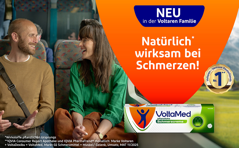 Werbung: Paar lacht. Text: Natürlich wirksam bei Schmerzen. Nr. 1. VoltaMed pflanzliche Schmerzcreme.
