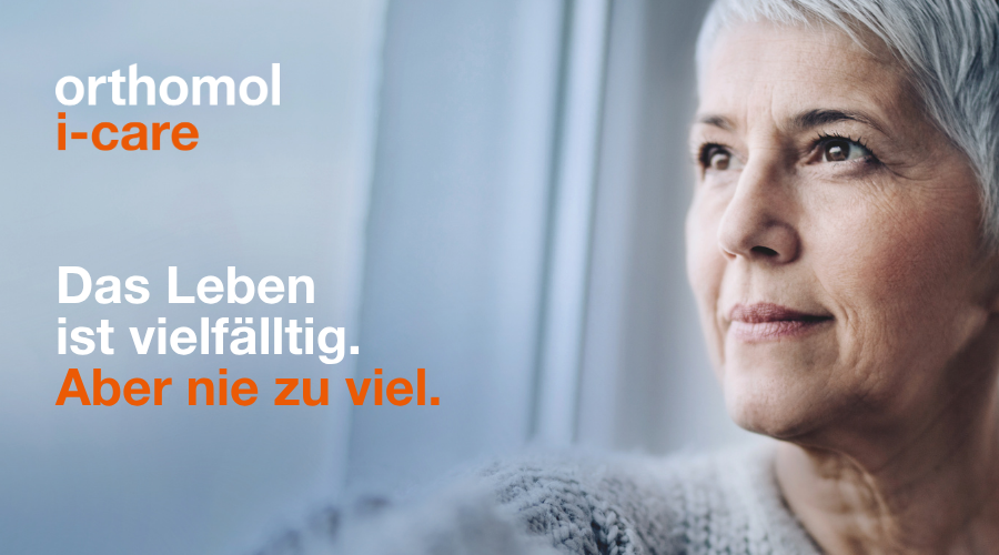 Frau am Fenster. Text: Das Leben ist vielfältig. Aber nie zu viel. orthomol i-care Logo.