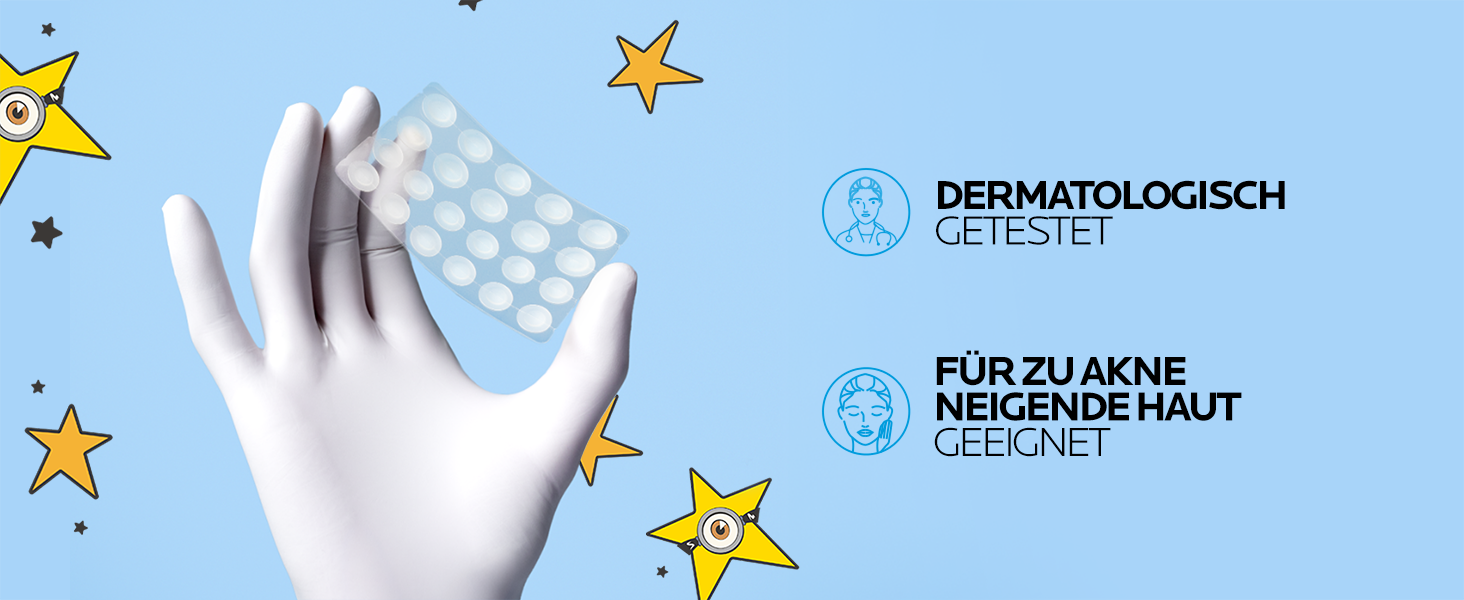 Hand in Handschuh hält ein Blatt mit 22 La Roche Posay Effaclar DUO+M Hydrokolloid-Pflastern. Dermatologisch getestet, Für zu Akne neigende Haut geeignet.