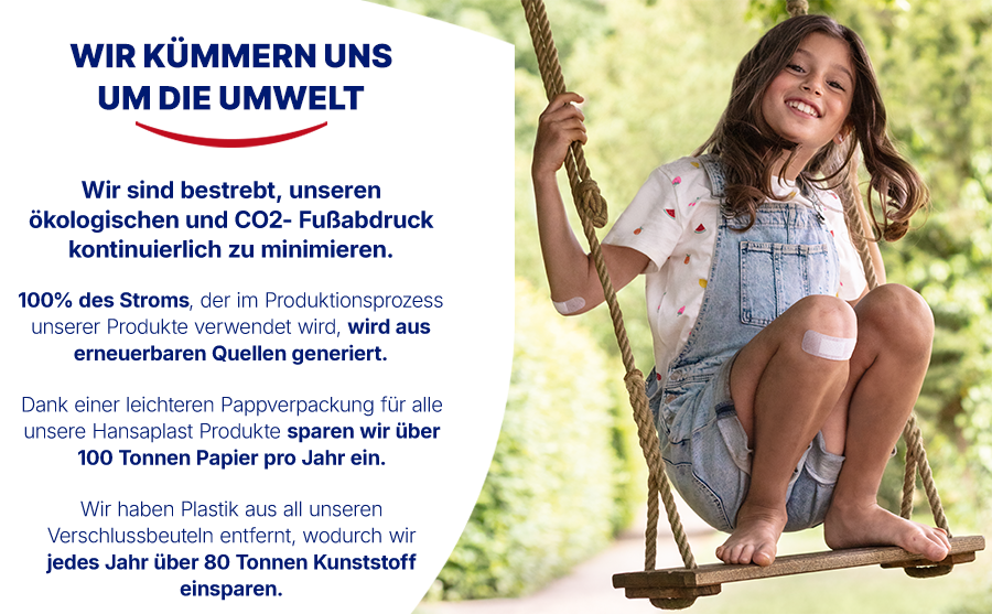 Mädchen auf Schaukel. Text: Wir kümmern uns um die Umwelt. Reduzierung des ökologischen Fußabdrucks. Nachhaltige Verpackung.