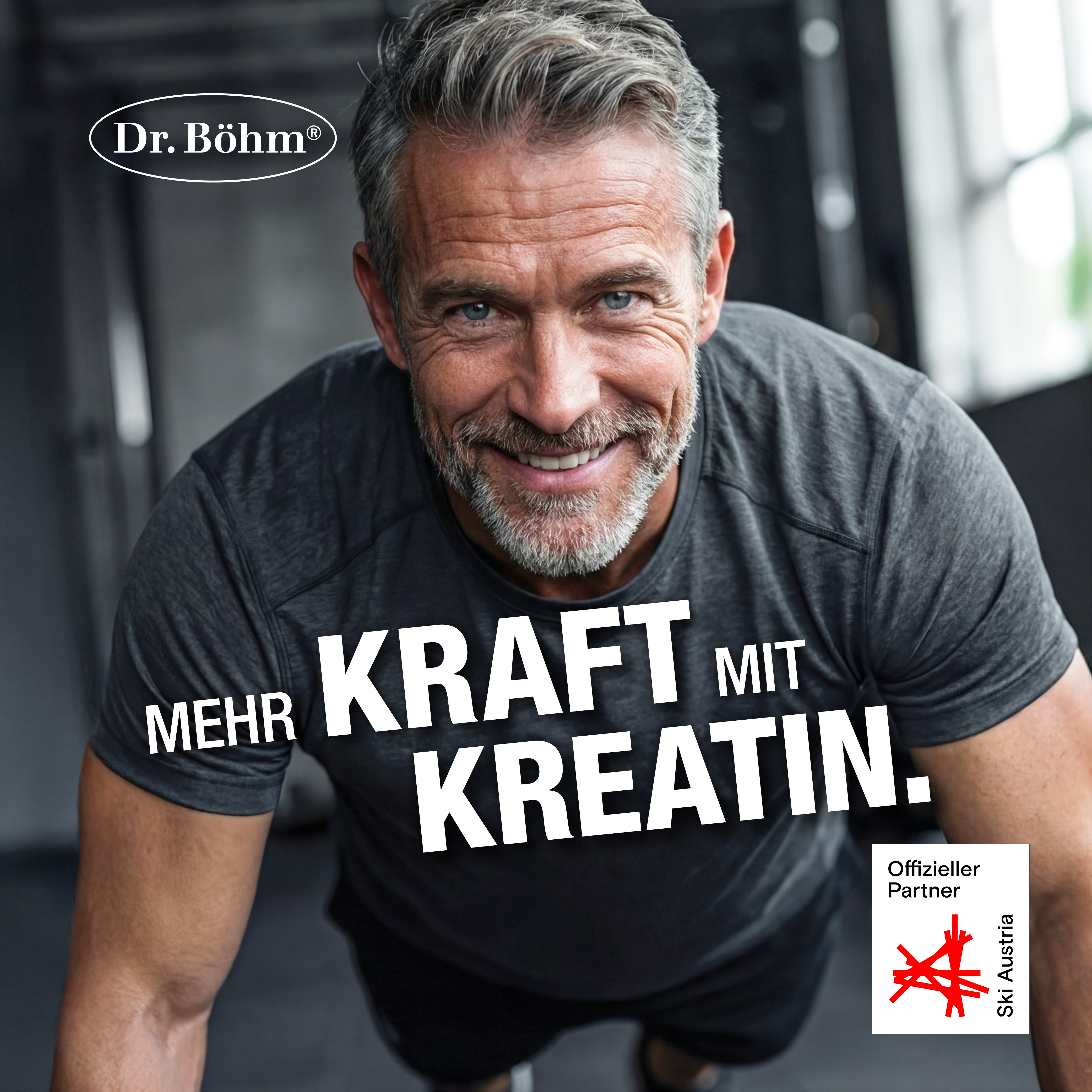 Mann hebt Kettlebell. Text: Kreatin für Muskelerhalt, Magnesium für Verwertung, nur 1x täglich.
