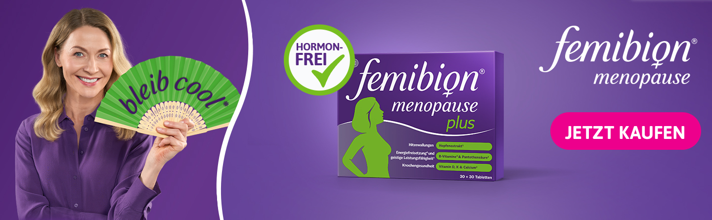 Frau mit Fächer. Auf dem Fächer steht: bleib cool. Hintergrund: Lila. Text: Femibion Menopause, hormonfrei.