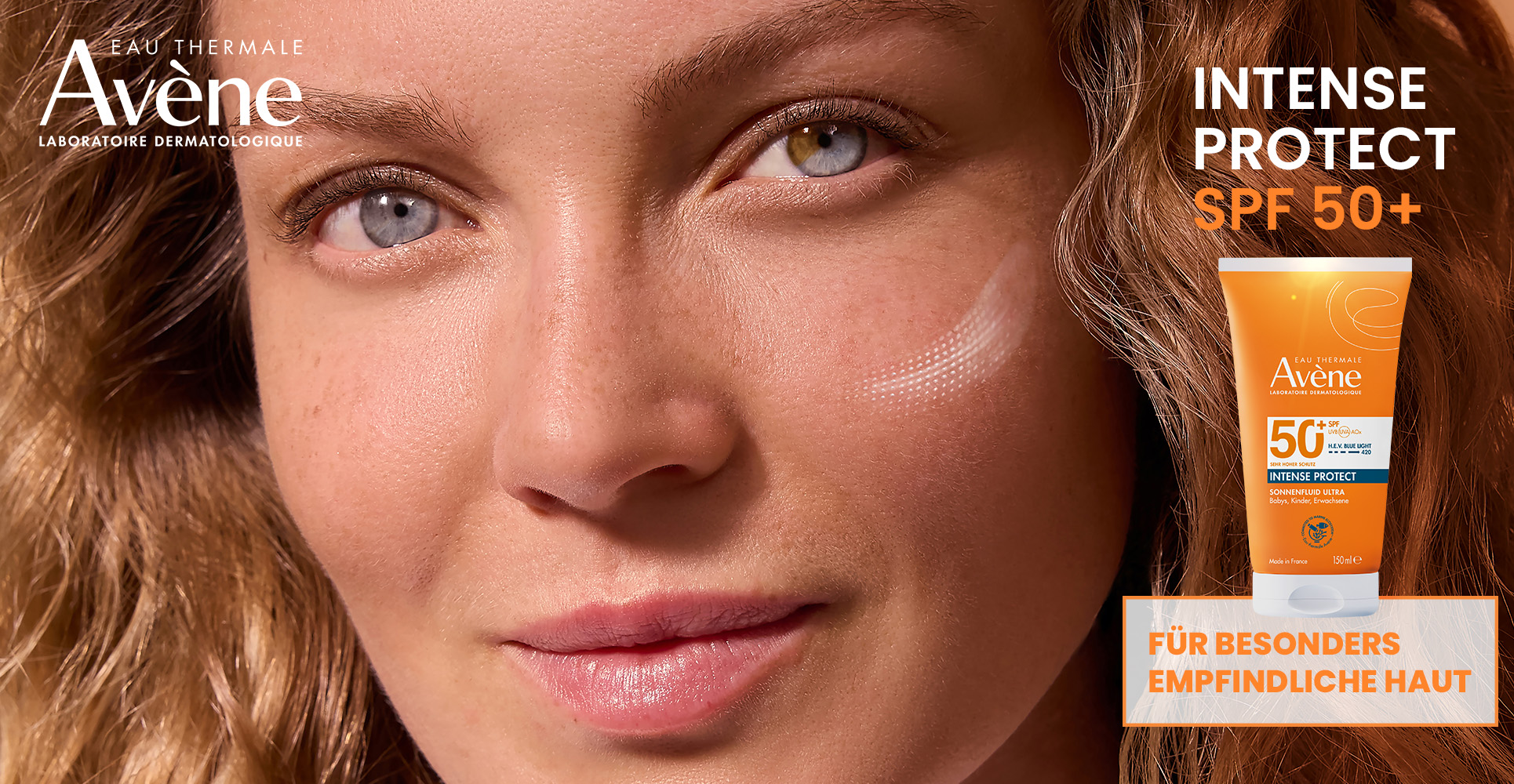 Frau mit Avène Intense Protect SPF 50+. Sonnen- und Blue Light Filter. #NEXTLEVEL SUNPROTECTION.